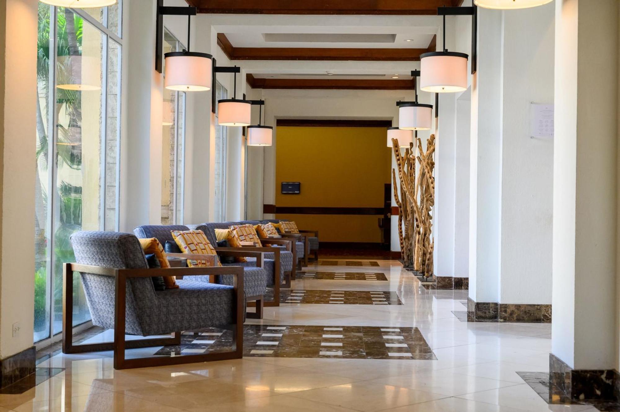 Real Intercontinental Metrocentro Managua, an IHG Hotel Esterno foto